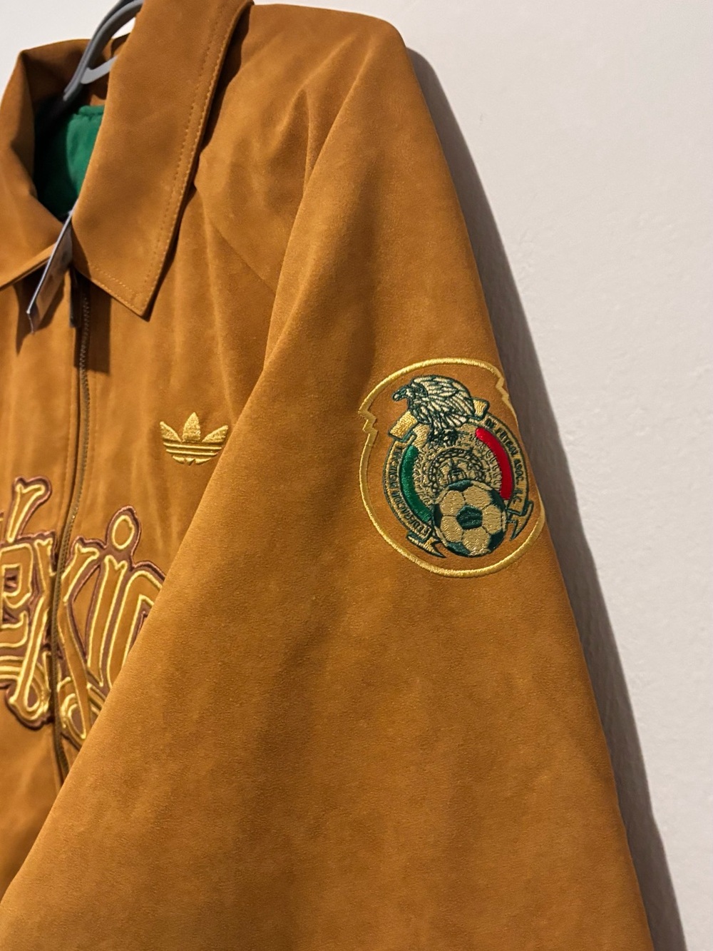 🔥 Rare Limited Edition Mexico Adidas Suede Jacket – Size L – Brand New! 🇲🇽✨ - Picture 6 of 7